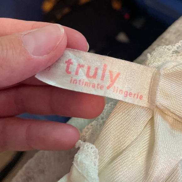 Vintage Cream Coloured Camisole - Picture 6 of 7